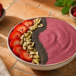 Berry Chocolate Hazelnut Smoothie Bowl